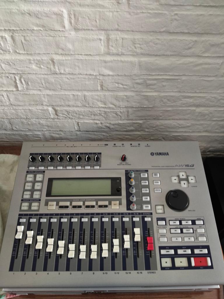 Yamaha workstation AW 16 G, Muziek en Instrumenten, Mengpanelen, Ophalen of Verzenden, 20 kanalen of meer