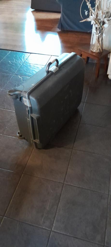 Stevige zwarte koffer met wieltjes, Sieraden, Tassen en Uiterlijk, Koffers, Wieltjes, Gebruikt, Hard kunststof, 35 tot 45 cm