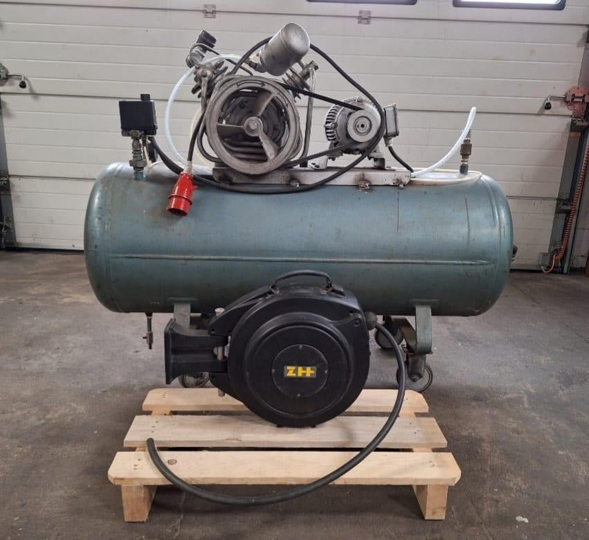 BERKO-WIJCHEN Industriële Zuigercompressor 250L Krachtstroom, Doe-het-zelf en Verbouw, Compressors, Ophalen of Verzenden