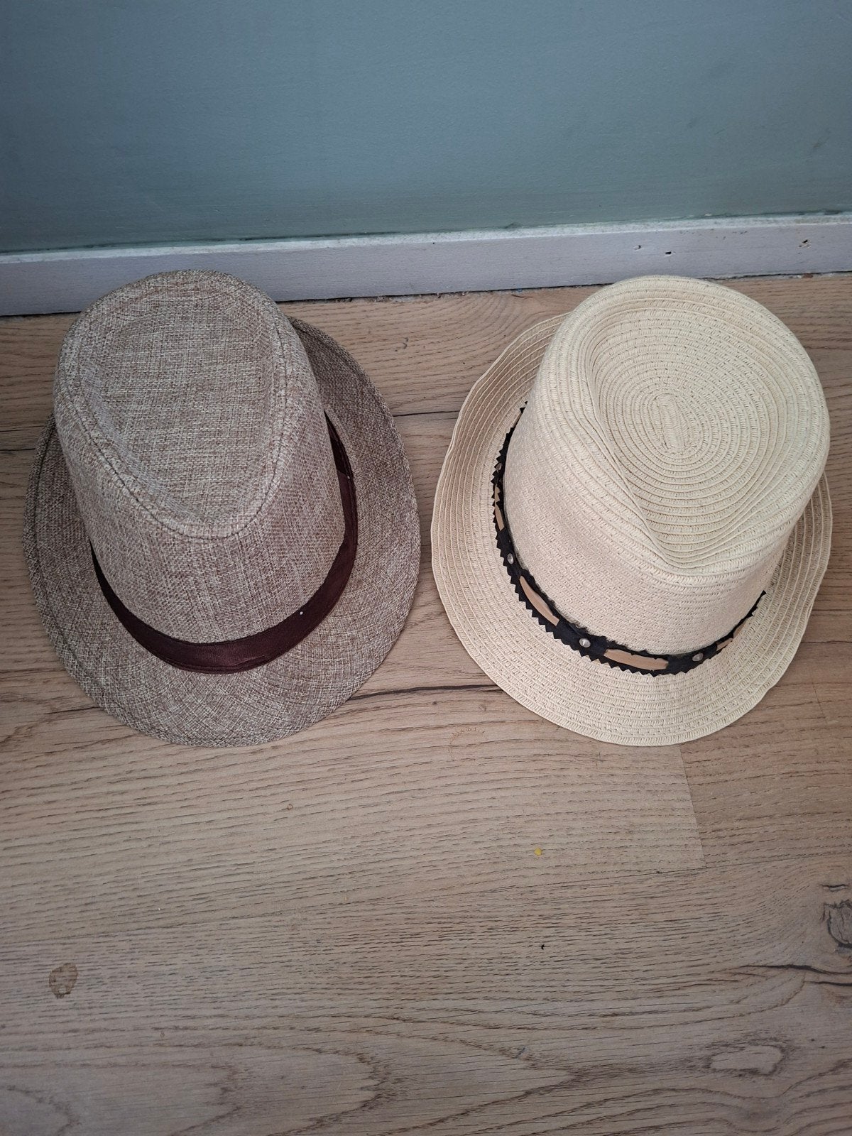 Twee hoeden, Ophalen, Zo goed als nieuw, One size fits all, Hoed