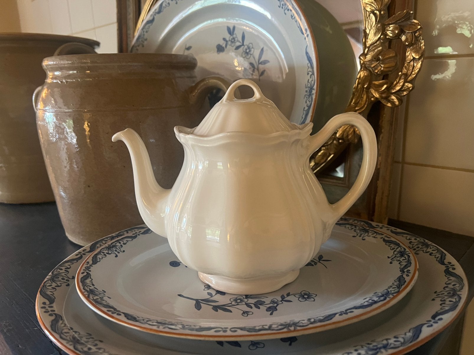 Wedgwood Queen’s Plain theepot, Huis en Inrichting, Keuken | Servies, Klassiek, Ophalen of Verzenden, Zo goed als nieuw, Theepot