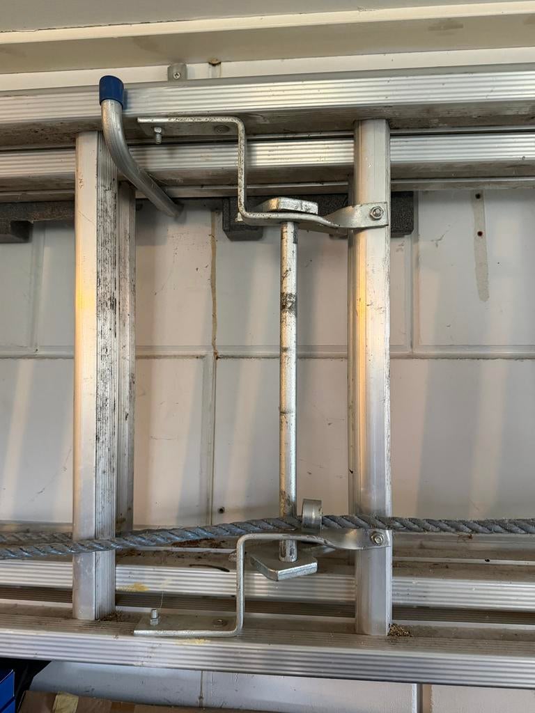 Aluminium uitschuifbare ladder 2x 18 spots, Ophalen, Gebruikt, Ladder, Opvouwbaar of Inschuifbaar