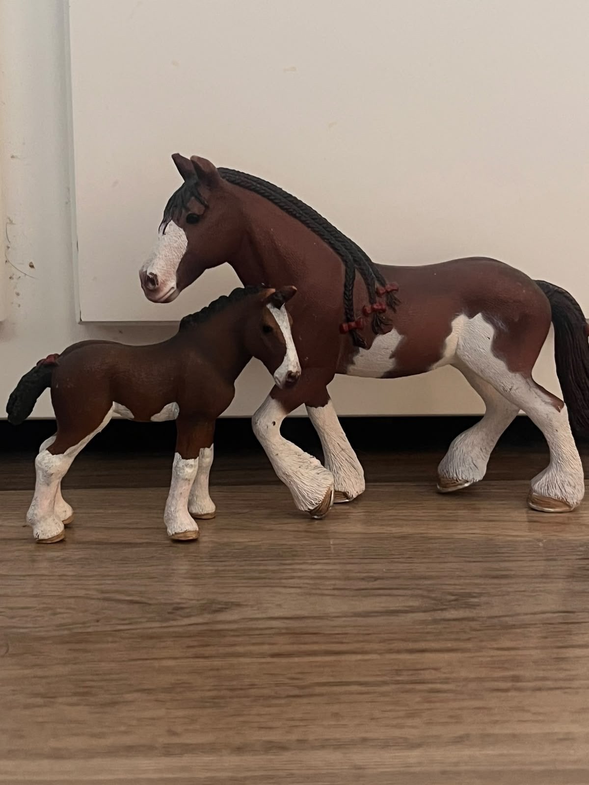 Schleich Clydesdale Merrie en Veulen - Farm World Collectie, Ophalen, Zo goed als nieuw