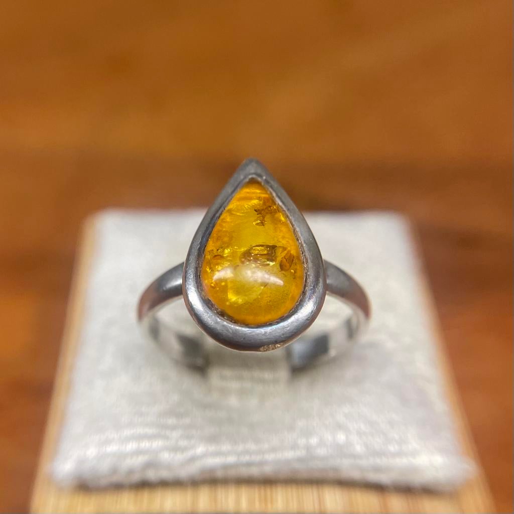 Mooie Antieke 925 Zilveren Ring Amber, 18 tot 19, Verzenden, Zo goed als nieuw, Dame