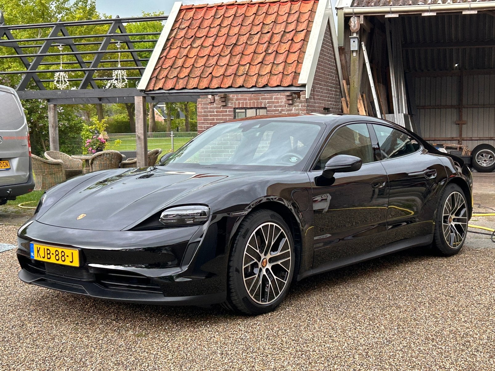 Zwarte Taycan, 18.306 km, 2024, Approved Porsche garantie, Auto's, Automaat, 4 stoelen, Elektrisch, Vierwielaandrijving
