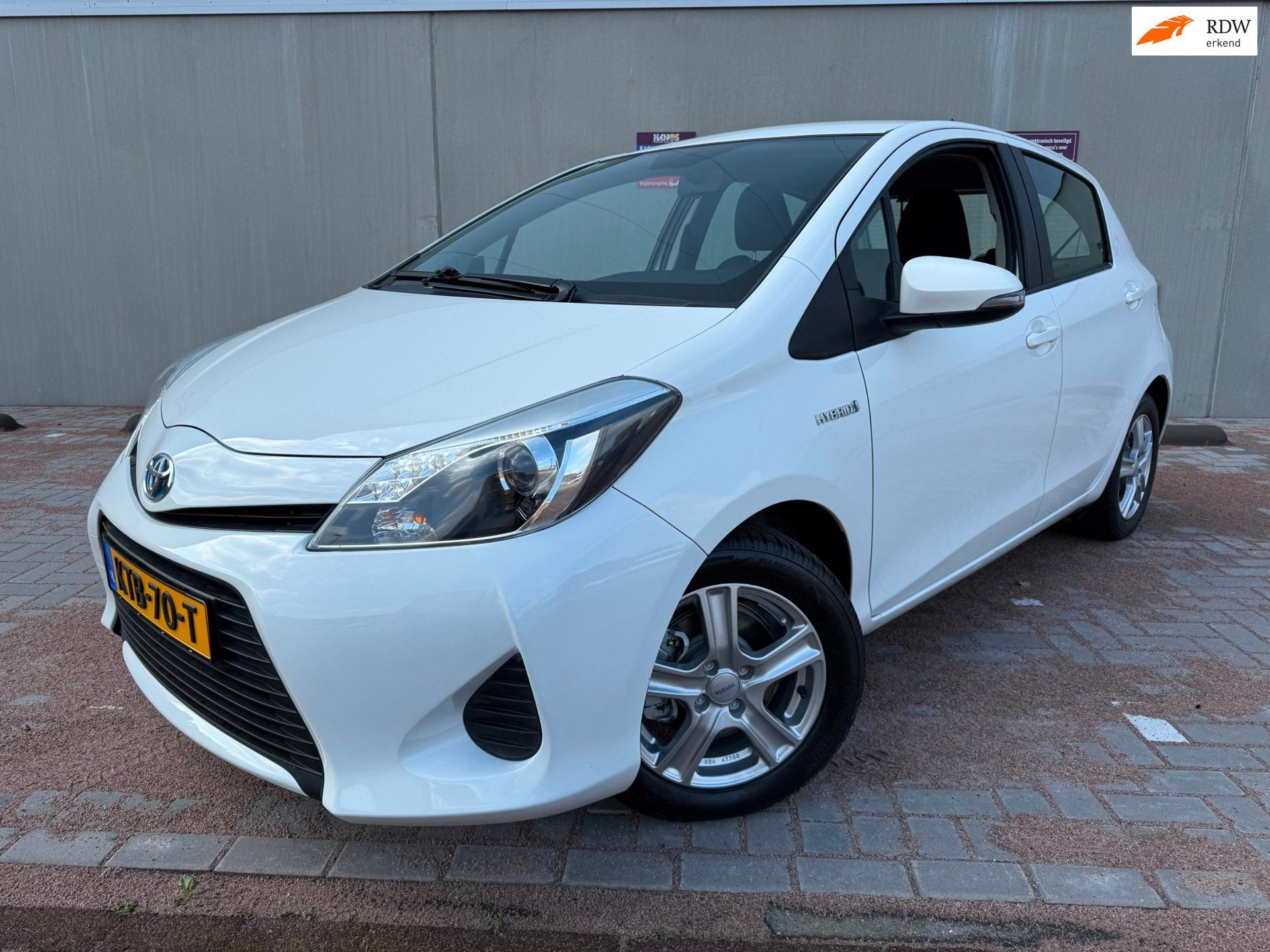 Toyota Yaris 1.5 Full Hybrid Comfort |NIEUW APK|1E EIG|LUXE, Euro 5, Gebruikt, Zwart, 4 cilinders