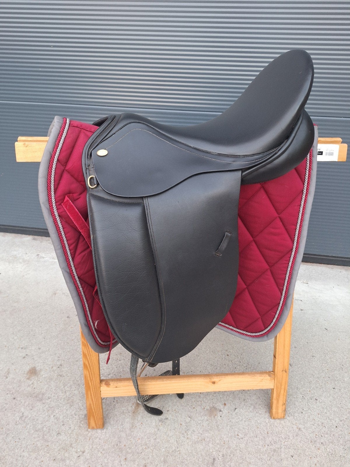 JC Saphir dressuurzadel 18 inch - boommaat 33, Dieren en Toebehoren, Paarden en Pony's | Zadels, Ophalen of Verzenden, Gebruikt