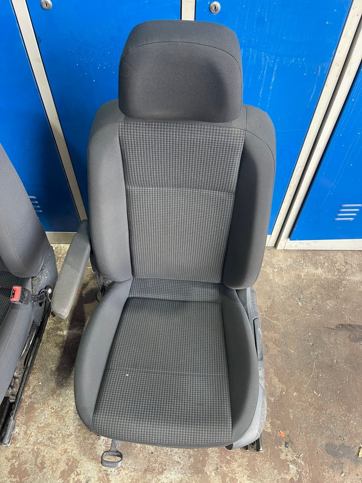 Nette set Caddy stoelen met armleuning, Auto-onderdelen, Ophalen, Gebruikt, Volkswagen