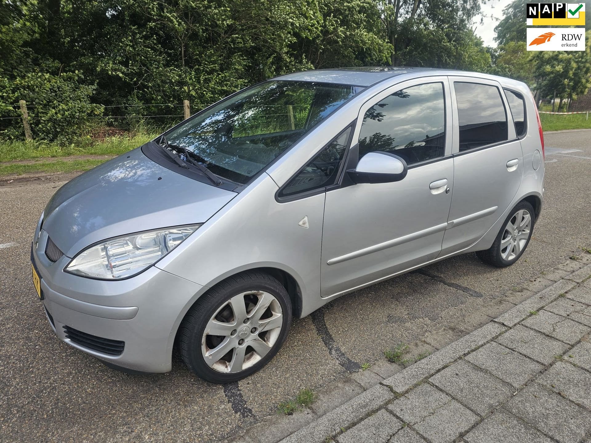 Mitsubishi Colt 1.5 d'Azur, Voorwielaandrijving, 970 kg, 4 cilinders, Elektrische ramen