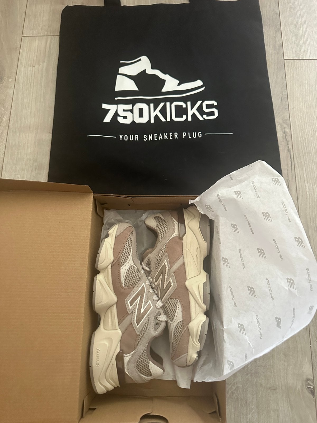 New Balance 9060 Mushroom Arid Stone Maat EU36 GS GC9060EX, Overige kleuren, Nieuw, Ophalen of Verzenden, Sneakers of Gympen