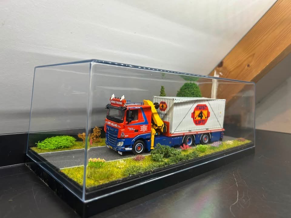 Diorama met stolp vitrine (34cm), Ophalen of Verzenden, Nieuw, Overige typen, Overige merken