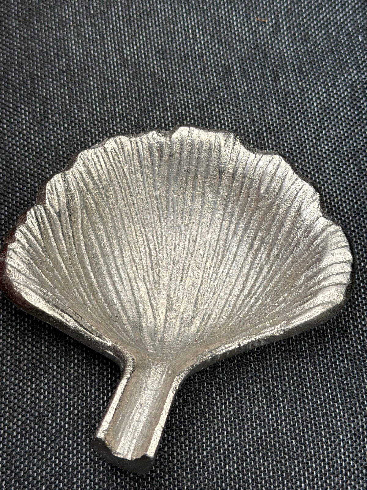 Riviera Maison Ginkgo Blad Schaal - Zilverkleurig, Schaal, Ophalen of Verzenden, Zo goed als nieuw, Metaal