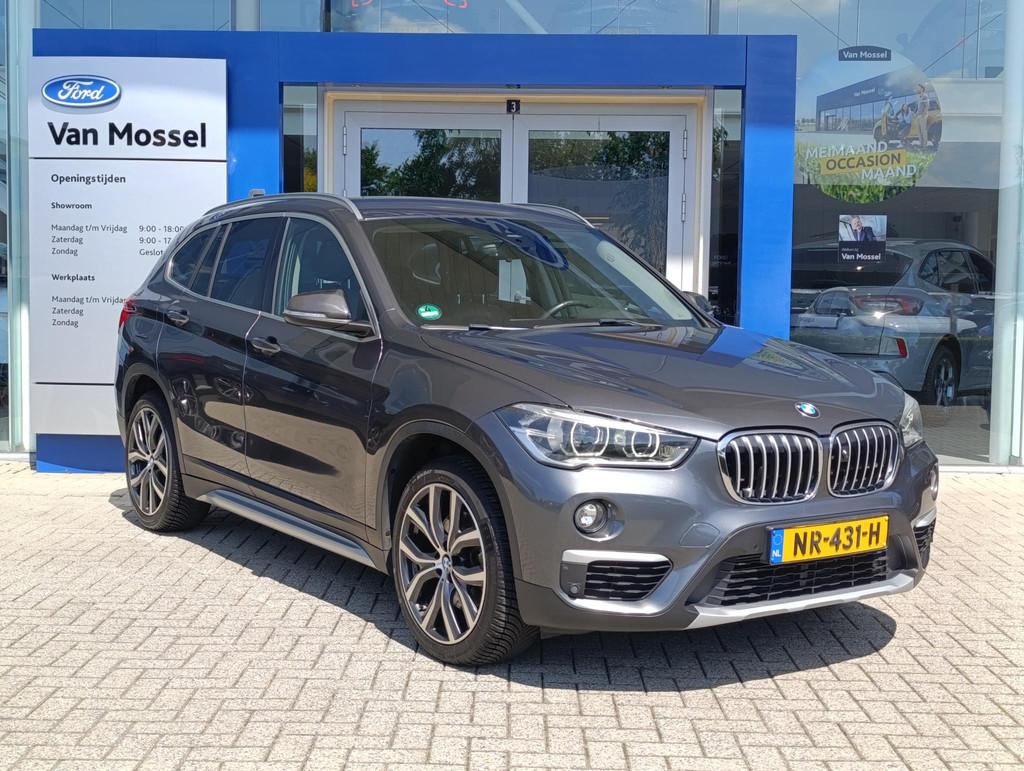 BMW X1 sDrive20i Centennial High Executive | Trekhaak | Elek, Auto's, BMW, Euro 6, Leder en Stof, Origineel Nederlands, Ford A1 Occasion