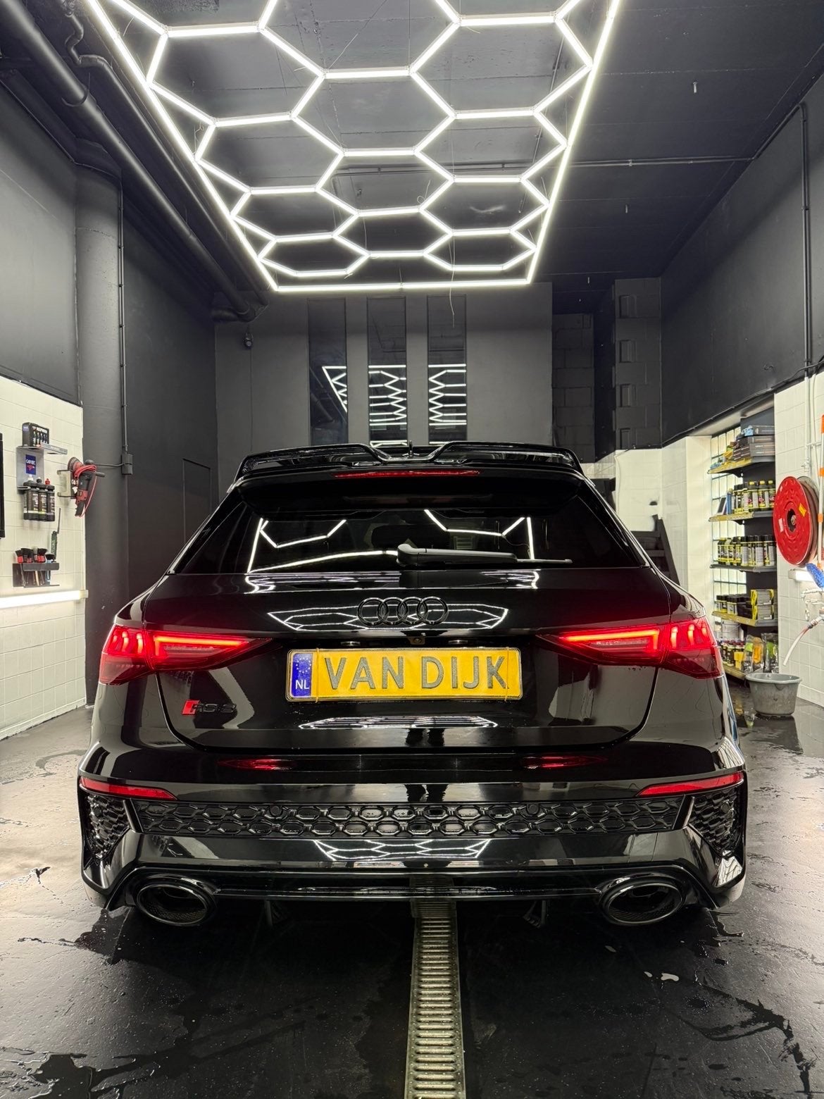 Audi A3 RS3 Tfsi 400pk S-tronic Quattro 2023 Zwart, Auto's, Audi, Automaat, Zwart, RS3, 1545 kg