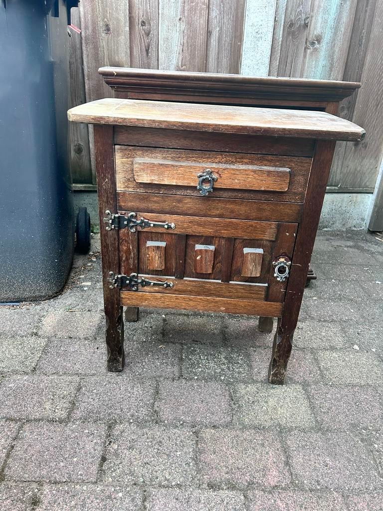 Antiek houten nachtkastje met lade en deurtje, Ophalen, Zo goed als nieuw