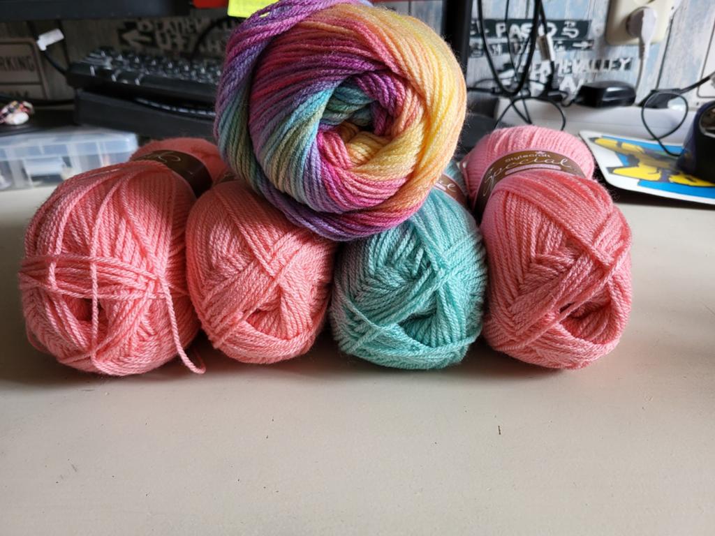 Acryl garen roze, mintgroen en regenboogkleuren, Hobby en Vrije tijd, Breien en Haken, Ophalen of Verzenden