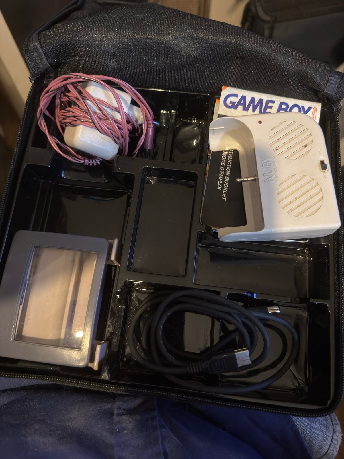 Game Boy accessoires set met tas en boekjes, Spelcomputers en Games, Ophalen of Verzenden, Gebruikt, Game Boy Classic, Met beschermhoes of tas