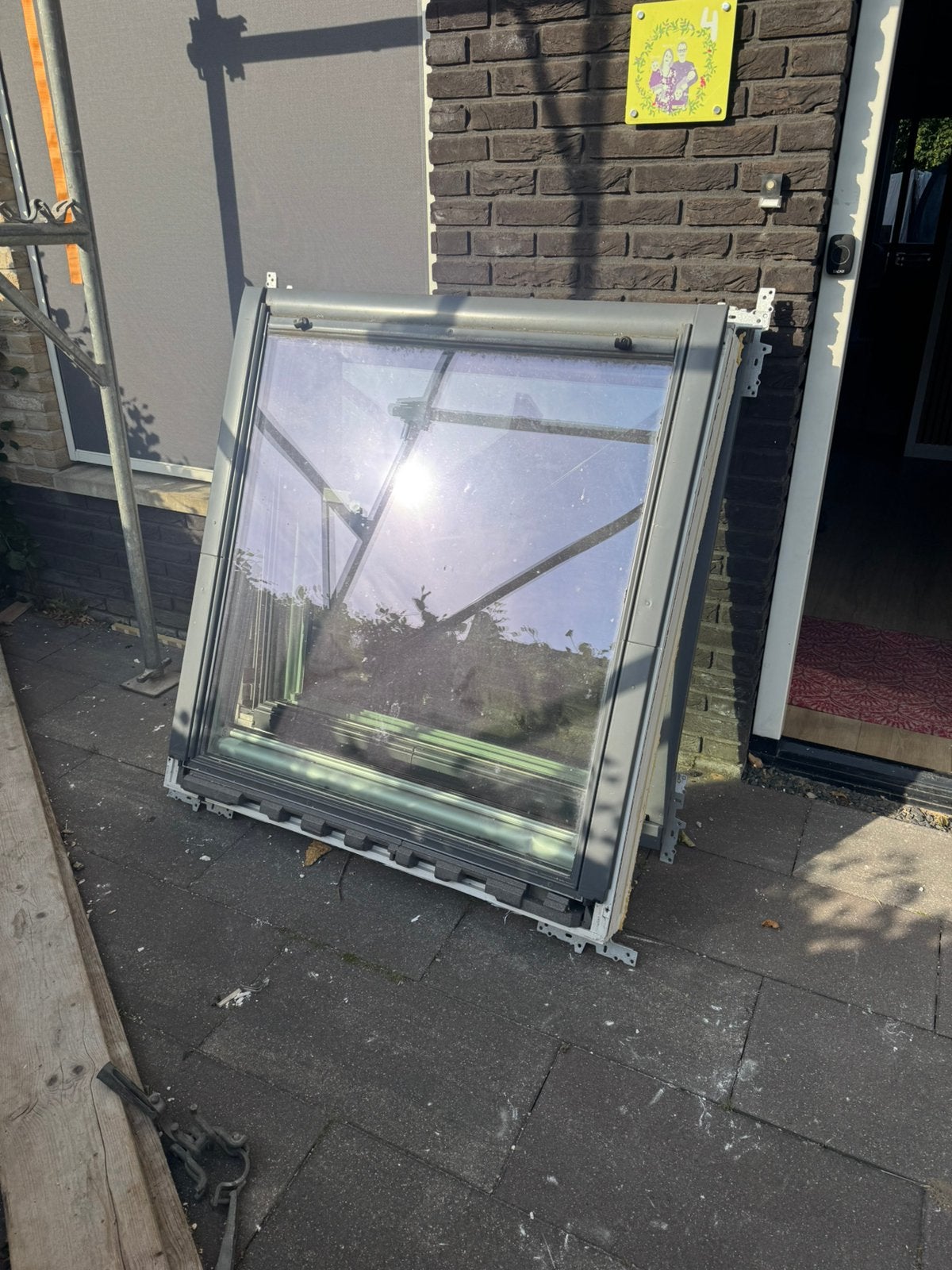 Velux dakraam 2x Ggl SK06, Ophalen, Gebruikt, Raamkozijn, 75 tot 150 cm