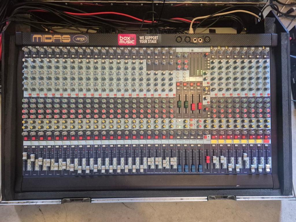 Midas Venice 320 mengtafel in goede staat met flightcase, Ophalen, Gebruikt, 20 kanalen of meer, Microfooningang