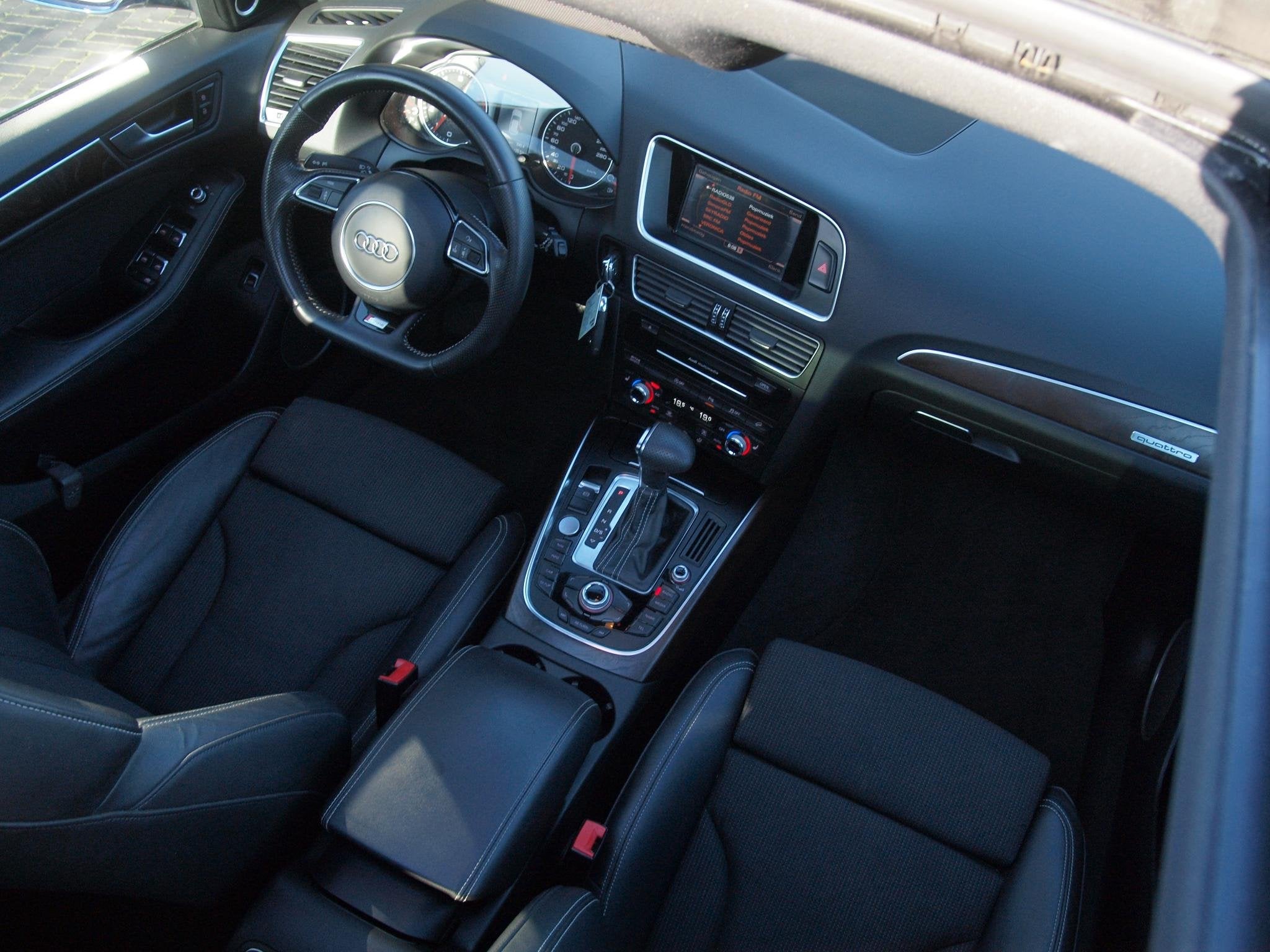 Audi Q5 2.0 TFSI quattro Sport Edition | Panoramadak | Trekh, Automaat, 1730 kg, Automatische klimaatregeling, Gebruikt