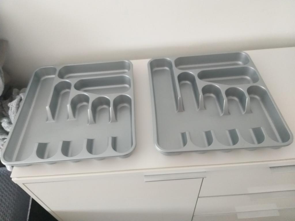 Te koop 2 stuks samen  4 euro, Ophalen, Gebruikt, Grijs