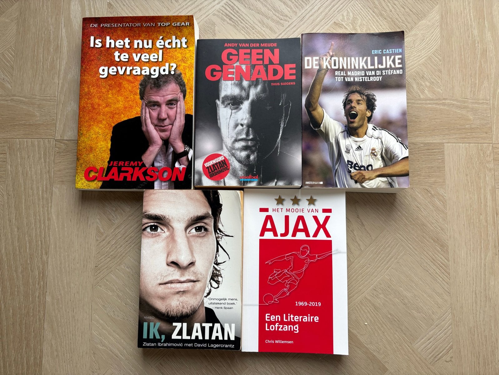 Diverse sportboeken: voetbal, autosport en meer, Verzenden, Gelezen, Balsport