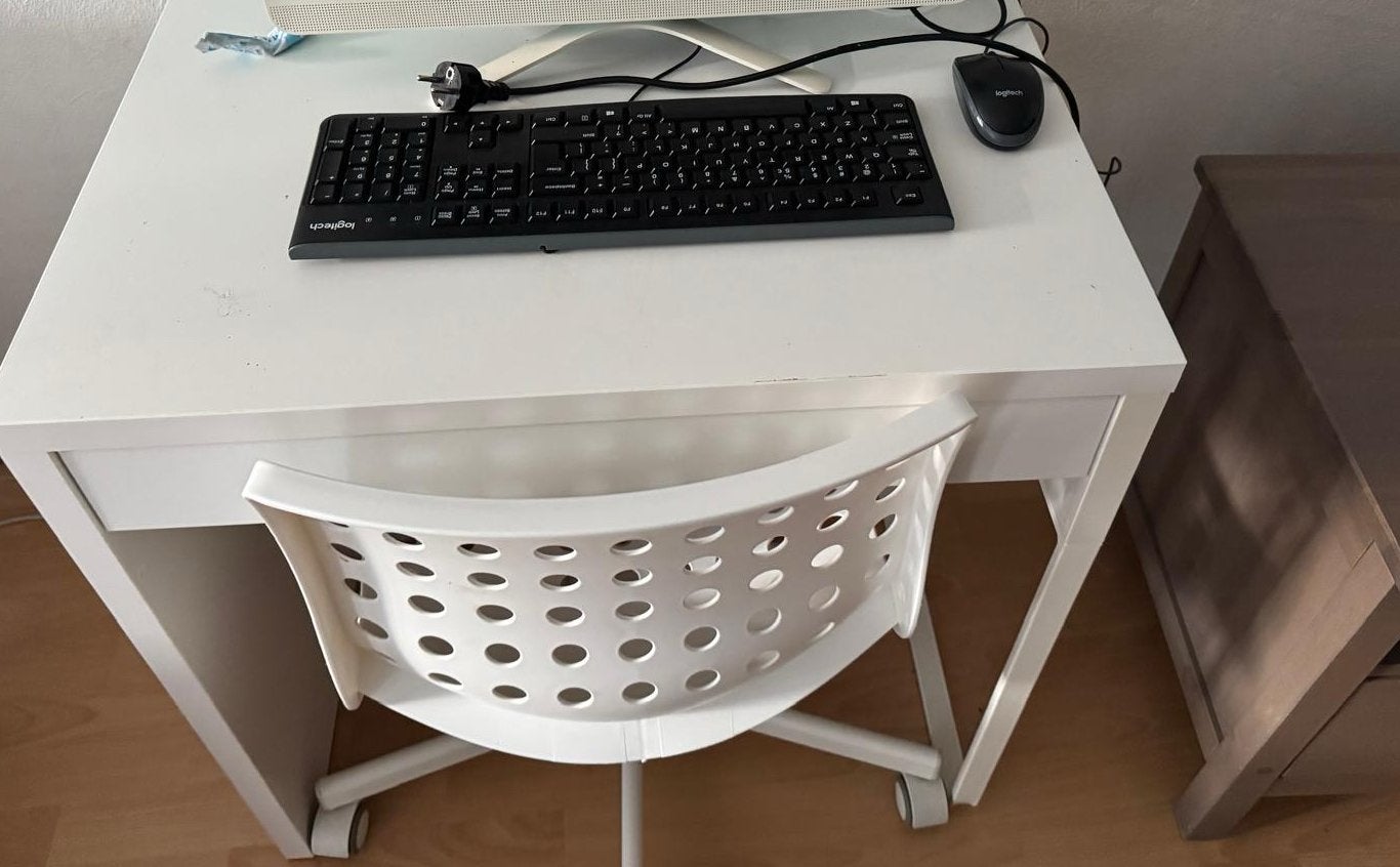 GRATIS.Compact wit computerbureau met lade, Huis en Inrichting, Bureaus, Gebruikt, Computerbureau, Overige merken, Modern, Spaanplaat of MDF