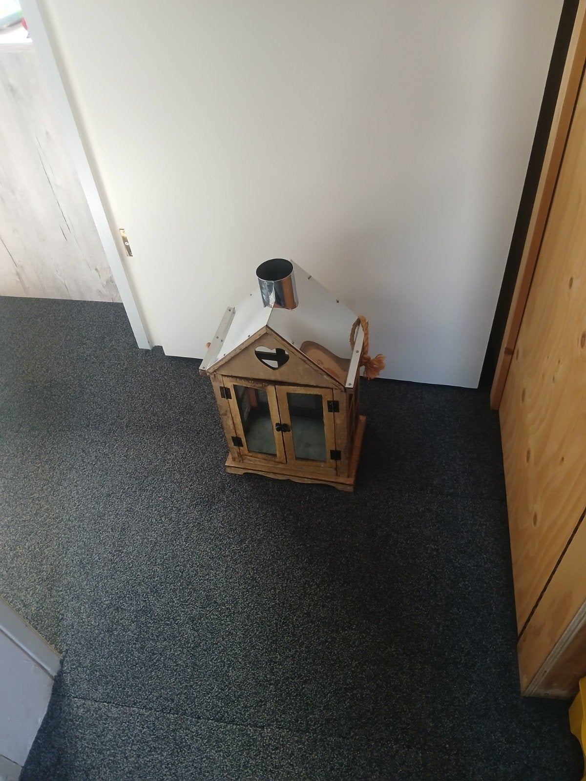 Sfeervolle houten kandelaar/lantaarn met deurtjes, Ophalen, Gebruikt, Bruin, Overige merken