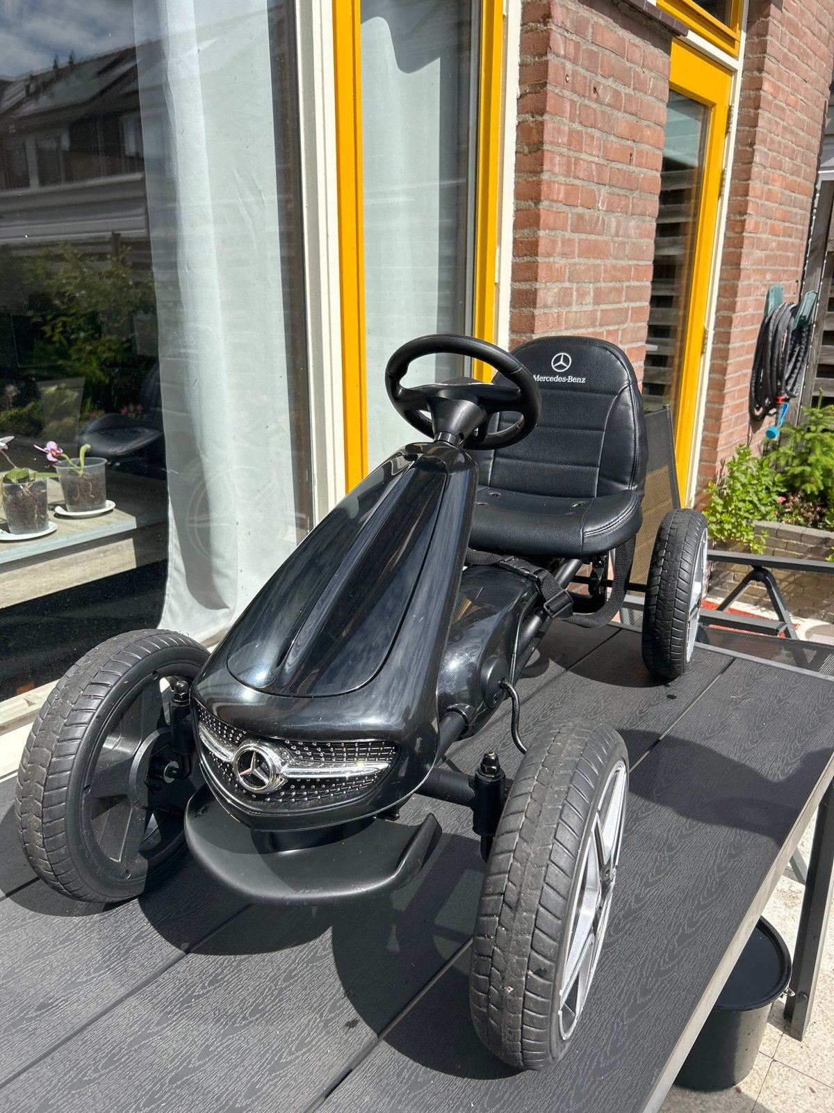 Skelter Mercedes 3-7 jaar, Ophalen of Verzenden, Zo goed als nieuw, Trapvoertuig