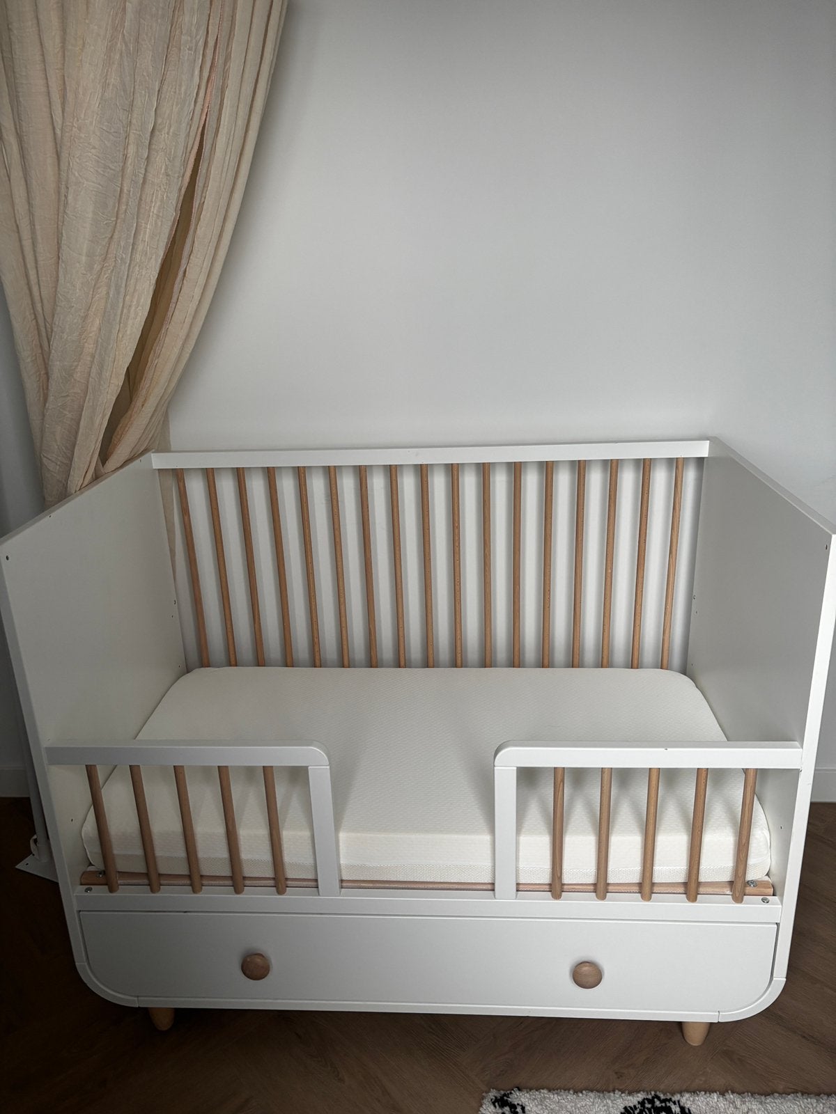 IKEA MYLLRA ledikant wit/hout 60x120 met lade – goede staat!, Kinderen en Baby's, Ophalen, Zo goed als nieuw, Ledikant