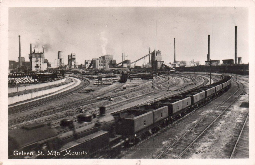 Geleen, St. Mijn Maurits, trein met lovomotief, Ophalen of Verzenden, Voor 1920