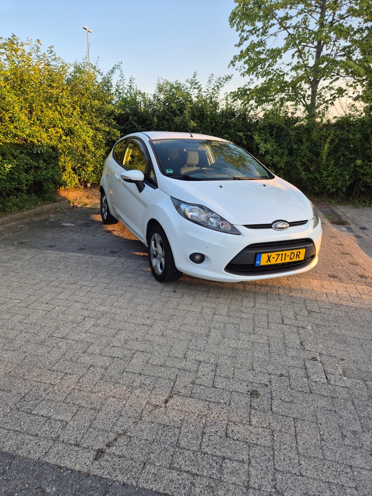 Ford Fiësta 1.25 60KW 3DR 2011 Wit, Auto's, Ford, Fiësta, Airconditioning, Android Auto, Apple Carplay, Bluetooth, Navigatiesysteem