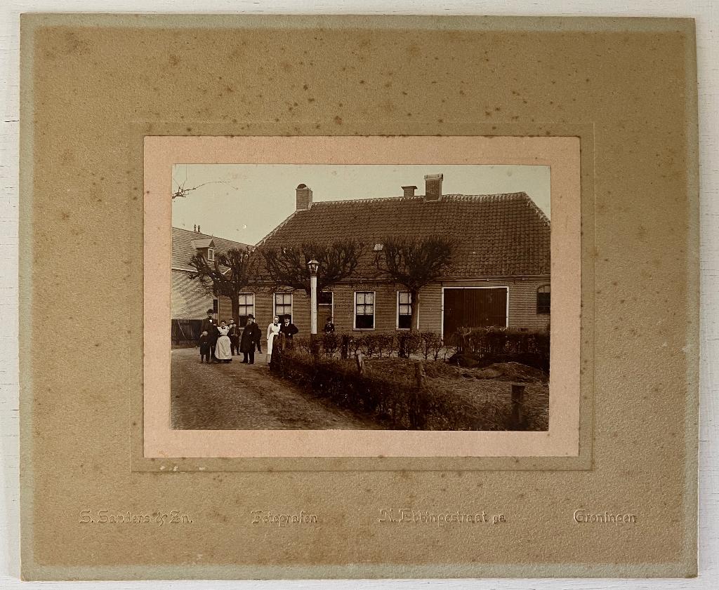 Woning In Beilen met onderwijzers openb.lagere school (1901), Gebruikt, Foto, Ophalen of Verzenden, Voor 1940
