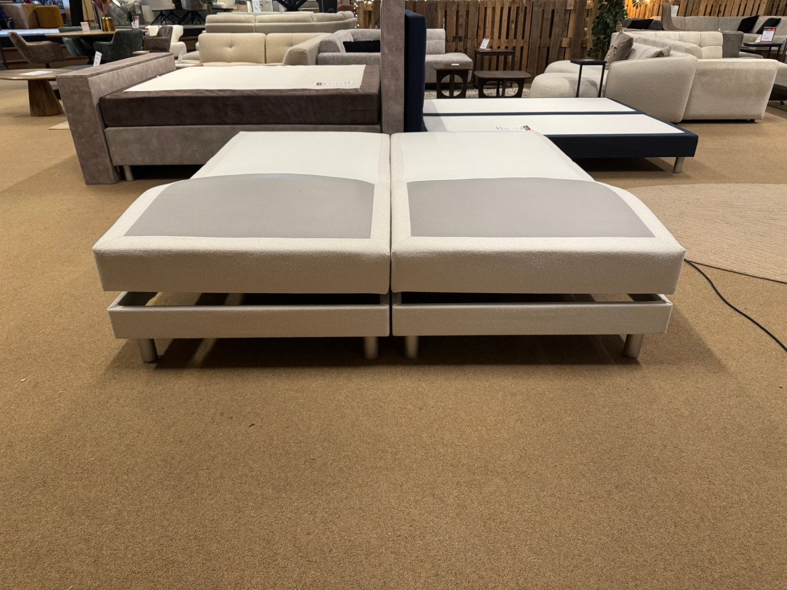 Boxspring Elektrisch XXL Onderstel 200x210 Direct/leverbaar, Ophalen, Mwonenenslapen@ziggo.nl, #Boxspring#Wit#210#Stof#Bedden#2-Persoons#Elektrisch