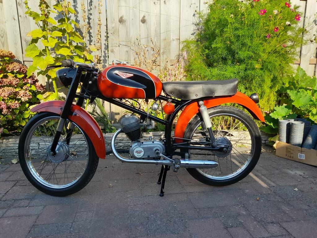 Italiaanse Oldtimer Brommer - Nasetti, Maximaal 45 km/u, 49 cc, 3 versnellingen, Ophalen