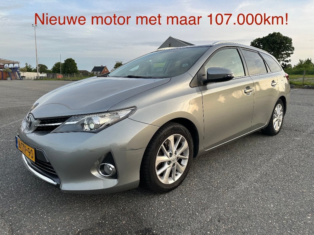 Toyota Auris 1.8 Hybrid, Nieuwe Motor 107.000KM! Pano Camera, Auto's, Toyota, Particulier, Auris, ABS, Achteruitrijcamera, Airbags