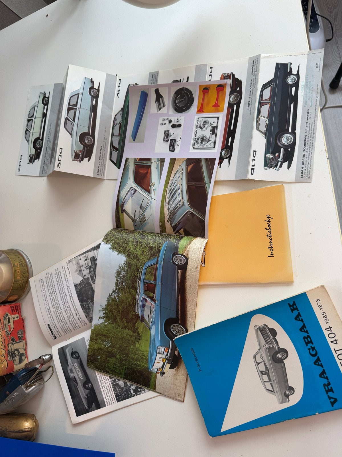 Peugeot 404 documentatie: instructieboekjes en folders, Boeken, Ophalen of Verzenden, Gelezen, Peugeot