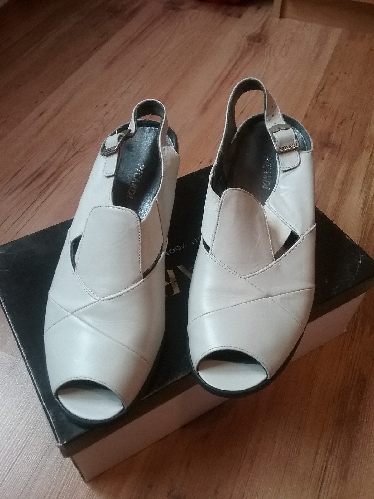 Dames schoenen van Picardi, Ophalen of Verzenden, Zo goed als nieuw, Wit, Sneakers of Gympen