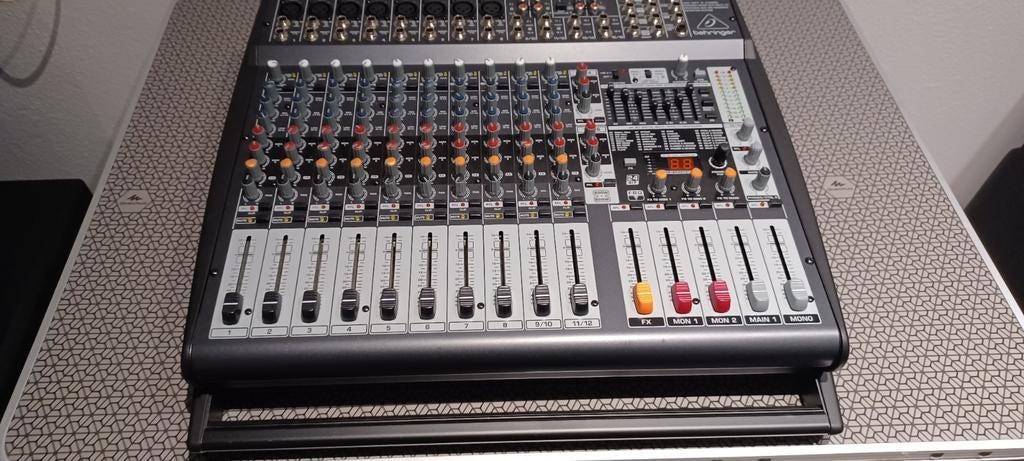 Te koop, BEHRINGER MENGPANEEL P.M P. 4000., Muziek en Instrumenten, Mengpanelen, Ophalen, 10 tot 20 kanalen