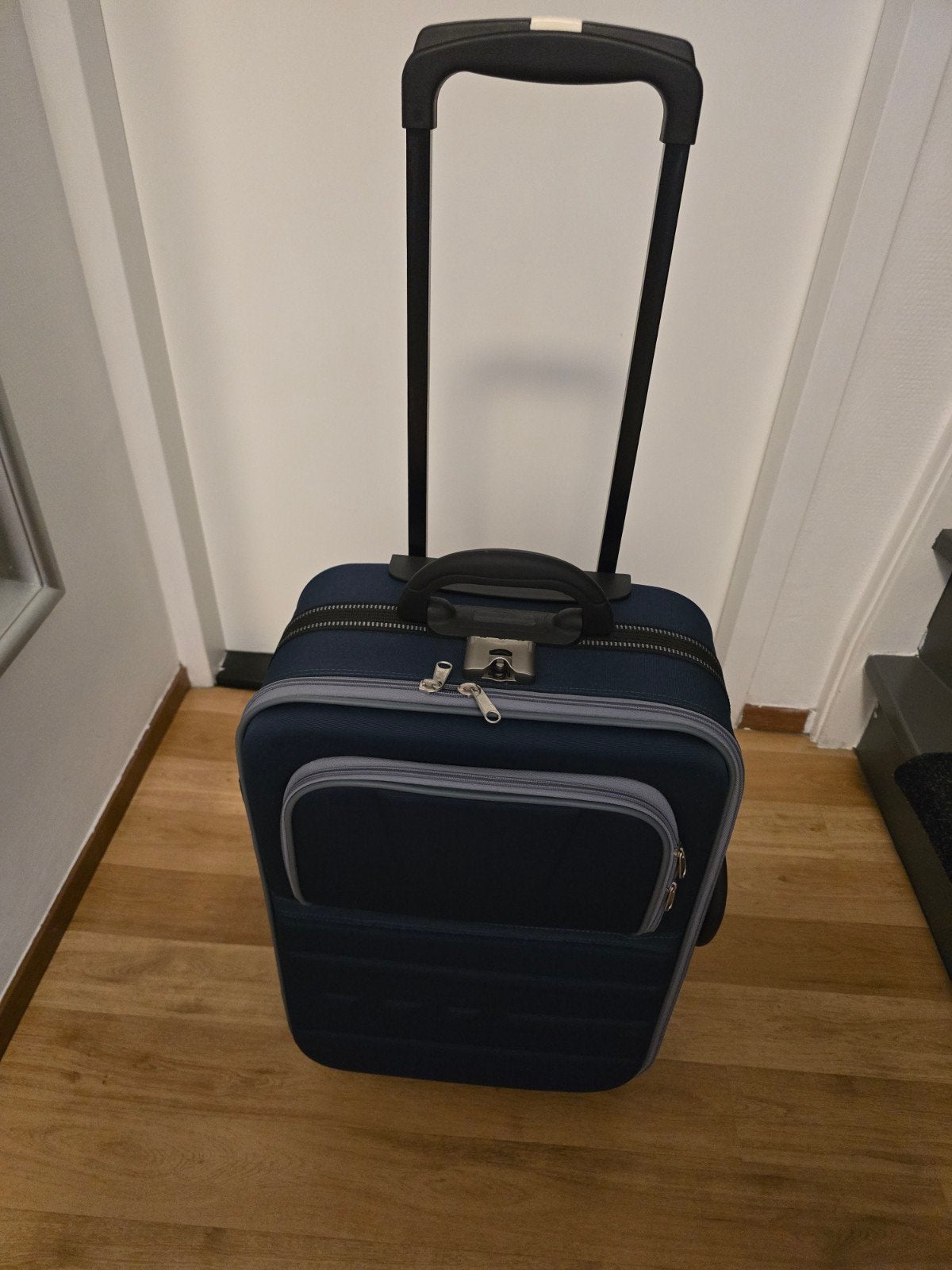 Handige  reiskoffer met wieltjes en uitschuifbare handg, Ophalen, Gebruikt, 50 tot 60 cm, 35 tot 45 cm