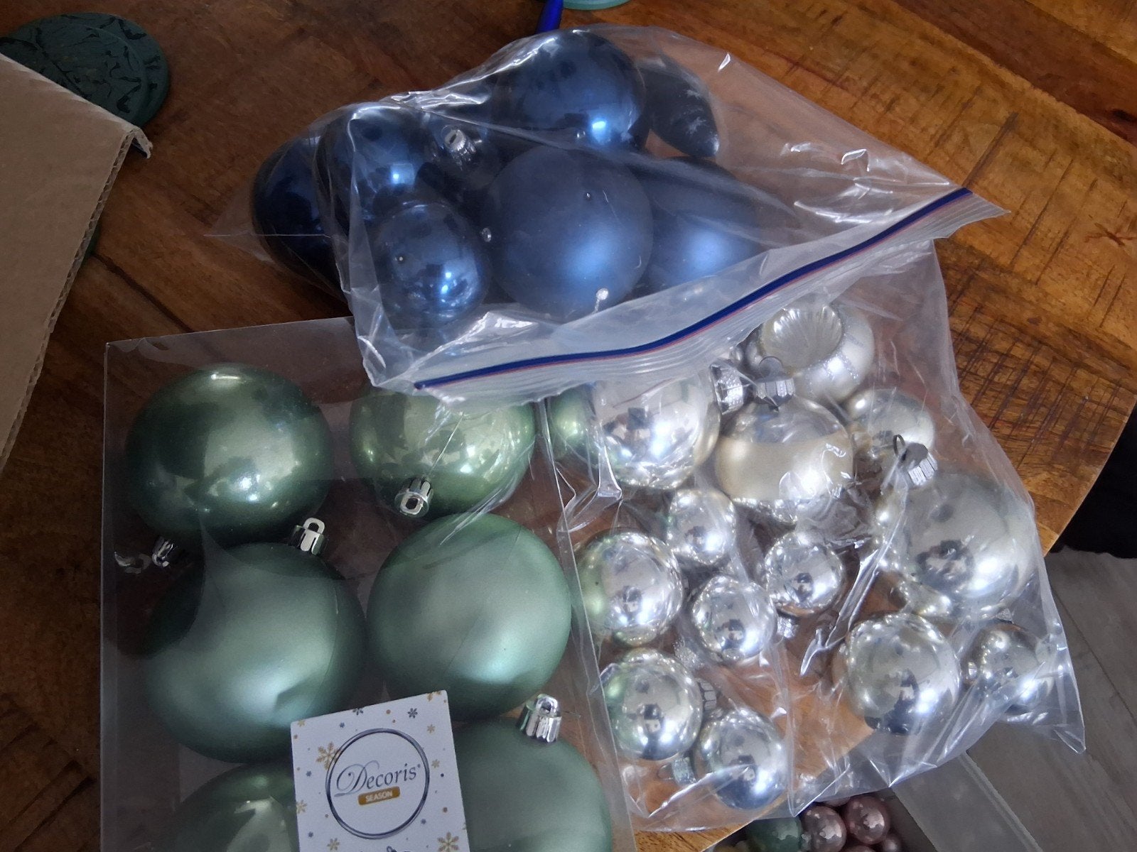 kerstballen, Ophalen