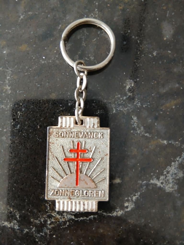 Vintage Sleutelhanger Sonnevanck Zonnegloren Kruis, Ophalen of Verzenden, Gebruikt, Overige typen