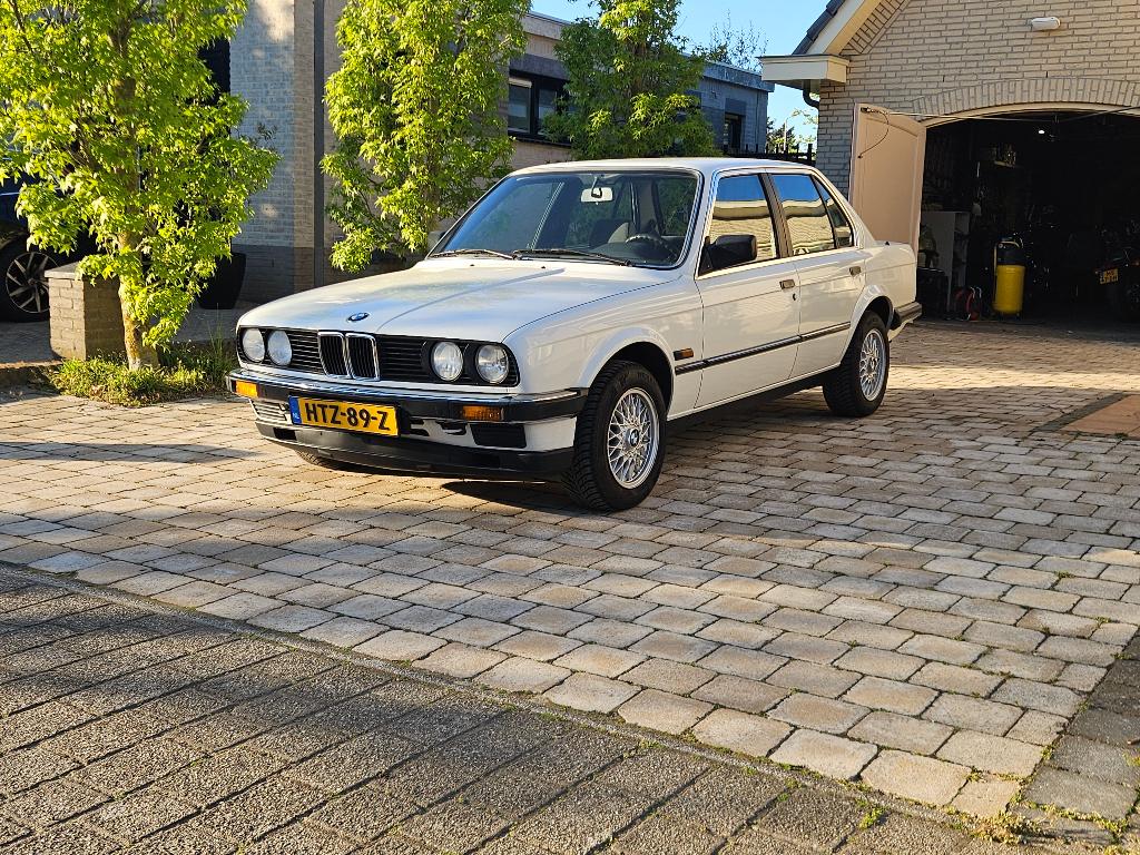 BMW E30 320i - 1985 - Topstaat, Auto's, BMW, Particulier, 3-Serie, Airconditioning, Centrale vergrendeling, Elektrische ramen