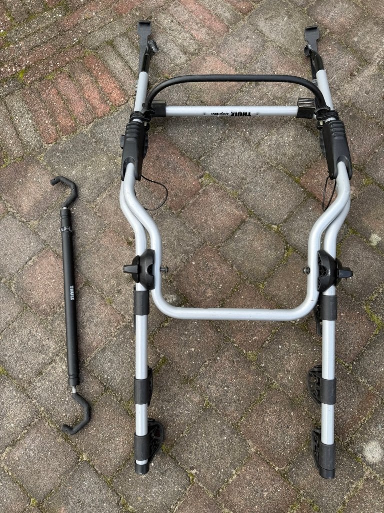 Thule achterklepdrager 3 fietsen 45kg +draagstang damesfiets, Auto diversen, 3 fietsen of meer, Gebruikt, Brede banden, Achterklepdrager