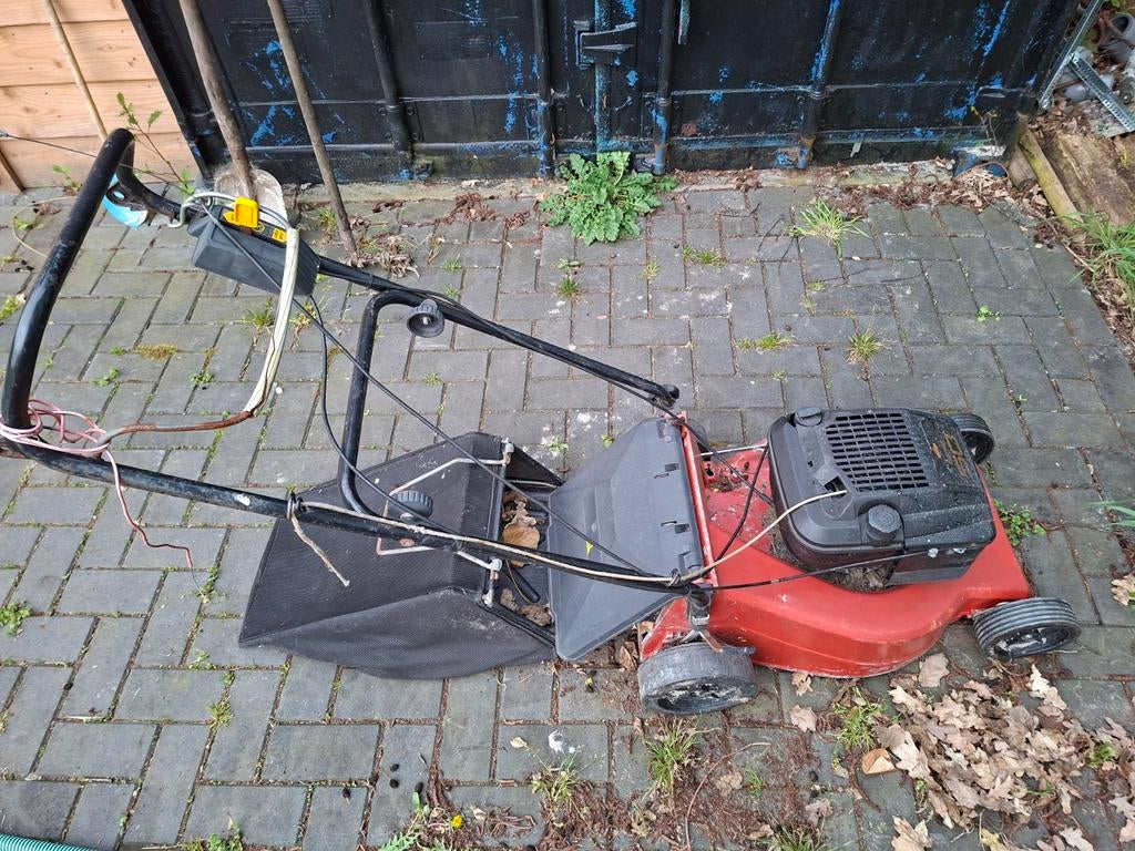Grasmaaier met opvangzak - Gebruikt/Defect. Oud ijzer, Ophalen, Cirkelmaaier, Gebruikt, Onbekend