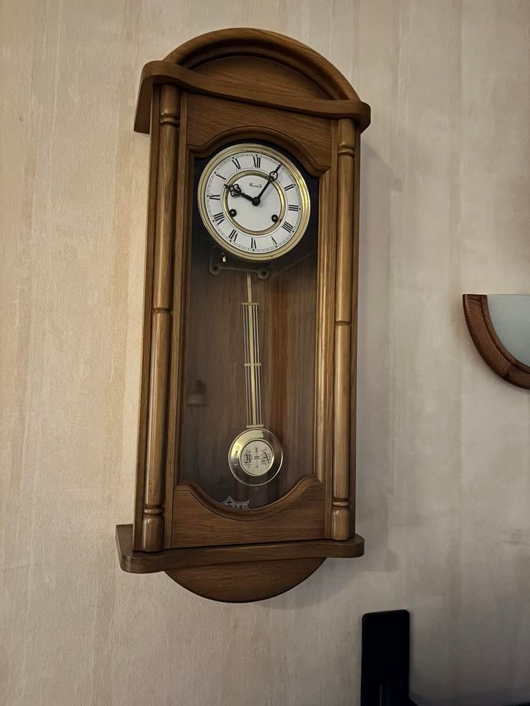Eiken houten klok, Ophalen