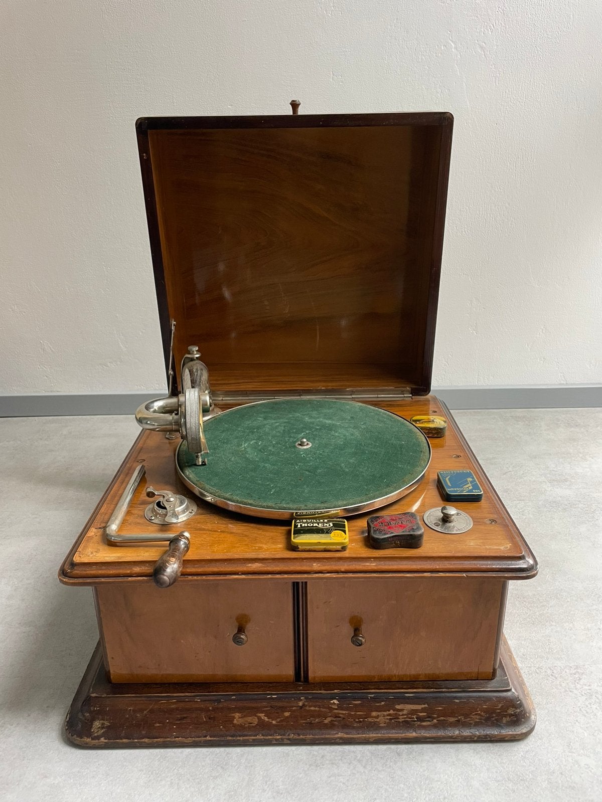 Vooroorlogse Thorens platenspeler, Ophalen, Thorens