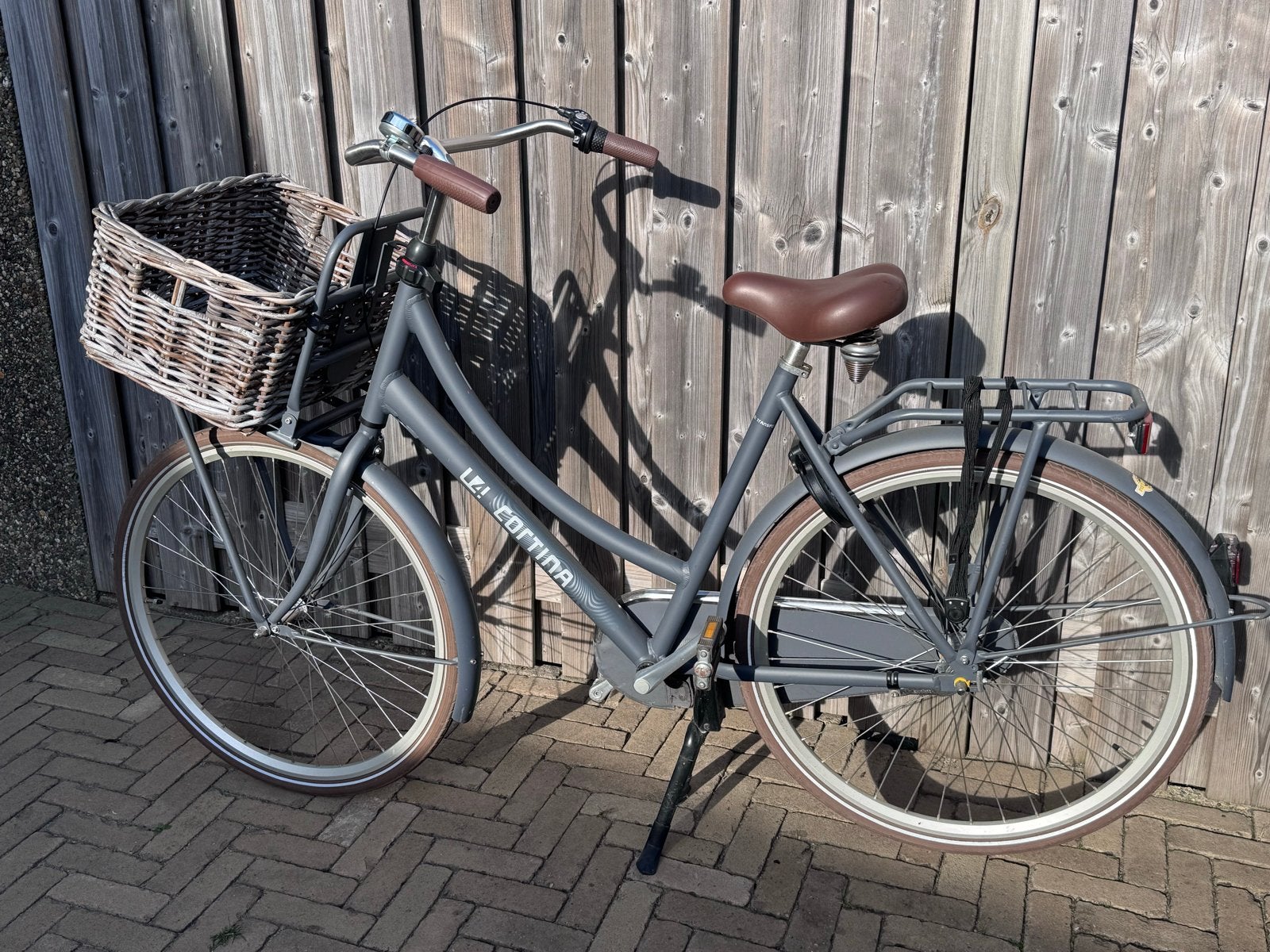 Cortina transportfiets met mand - framemaat 57, Versnellingen, 56 cm of meer, Zo goed als nieuw, Trommelrem