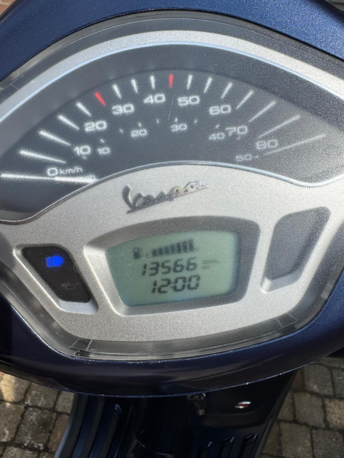 Vespa te koop van 2020, Ophalen, Zo goed als nieuw, Benzine, Overige modellen