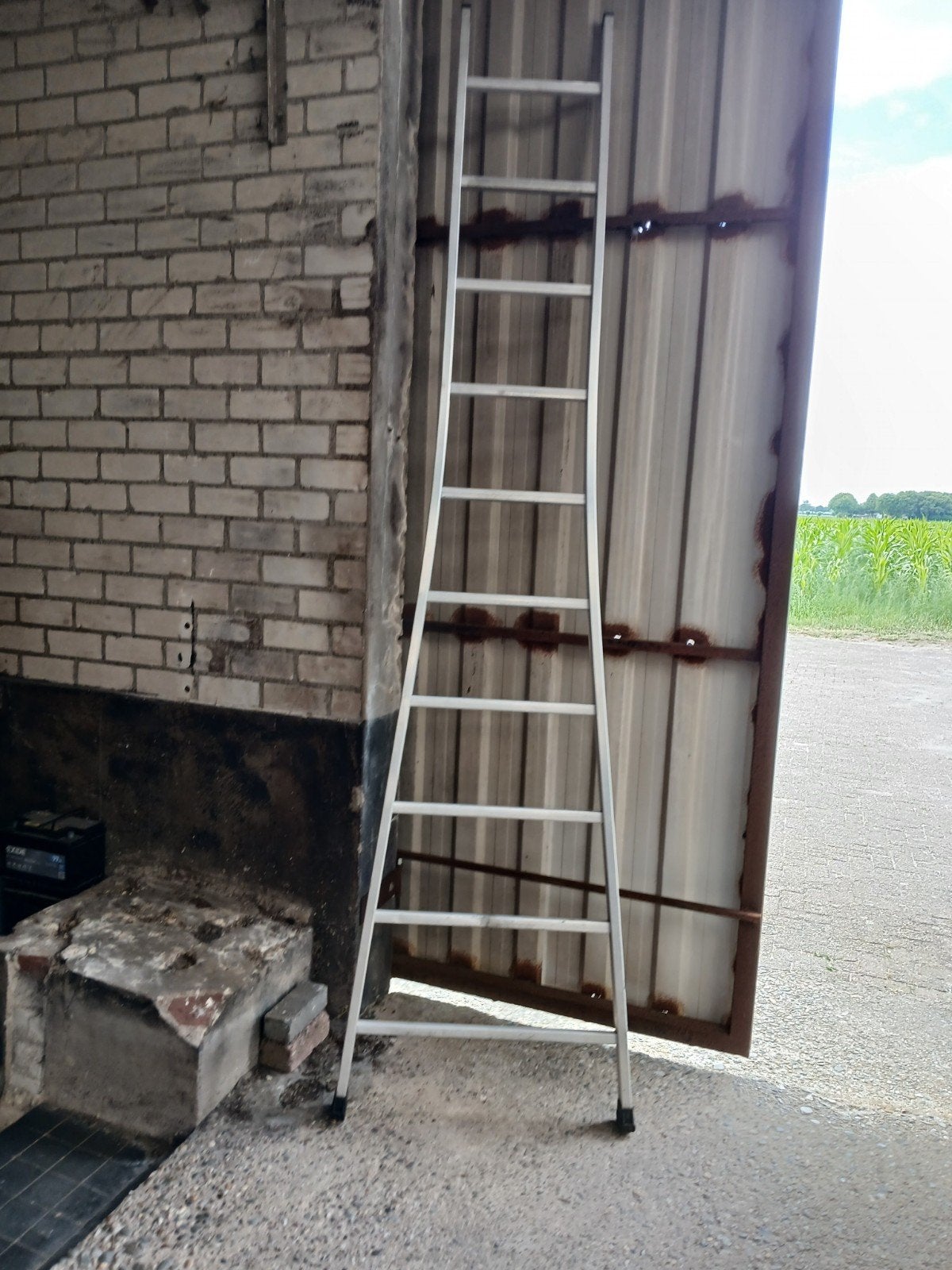 Aluminium ladder - Stevige en betrouwbare klimhulp 10 treden, Ophalen, Gebruikt, Ladder, 2 tot 4 meter